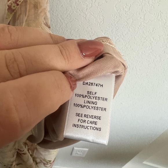 Vici floral maxi dress - Picture 13 of 14